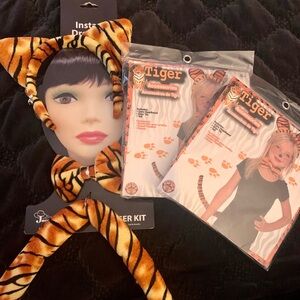 Parent and child a Tiger Accessories Dress-up Kits